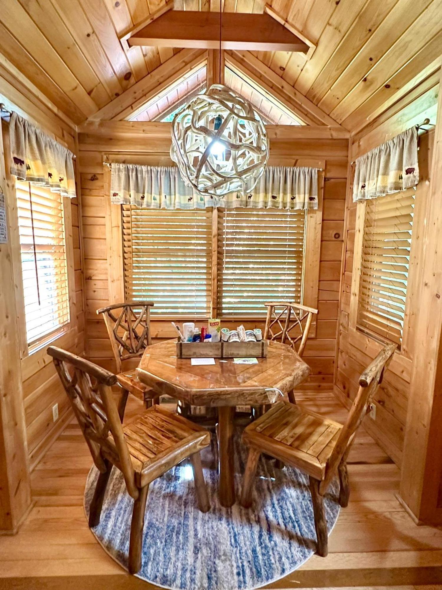 Private Smoky Mountain Luxury Log Home With 2 Fireplaces, Hot Tub & Community Pool Sevierville Exterior foto